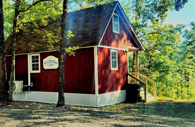 Ozark Mountain Views! Pet-friendly Cabin w/Jacuzzi Tub on 5 Acres