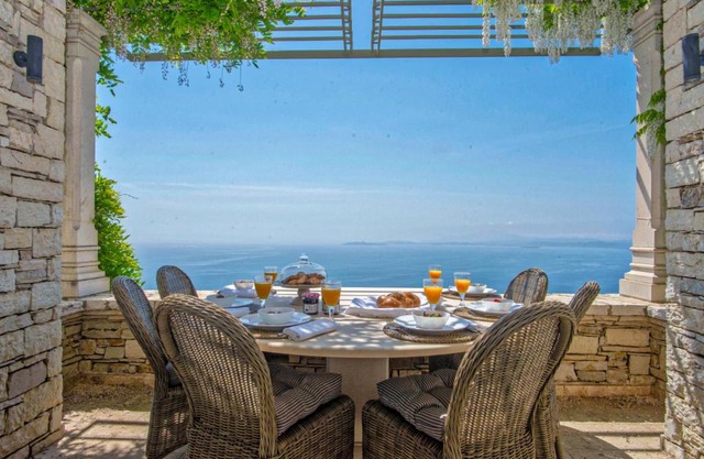 Paleopetres Blanche - Private Pool - Sea Views - Nissaki - North East Coast -