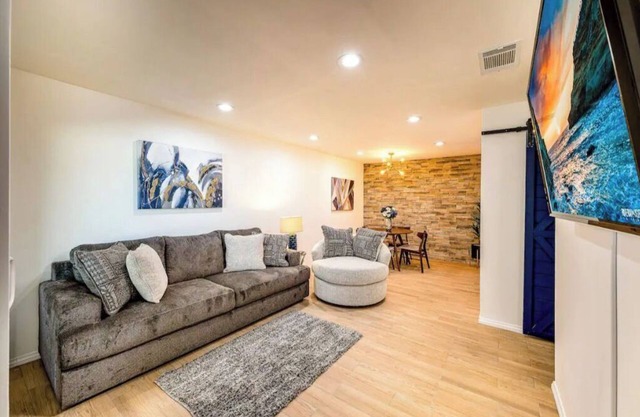 Palm Springs BLUE DESERT Condo!