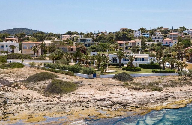 Palmaya Villa, unique seafront experience