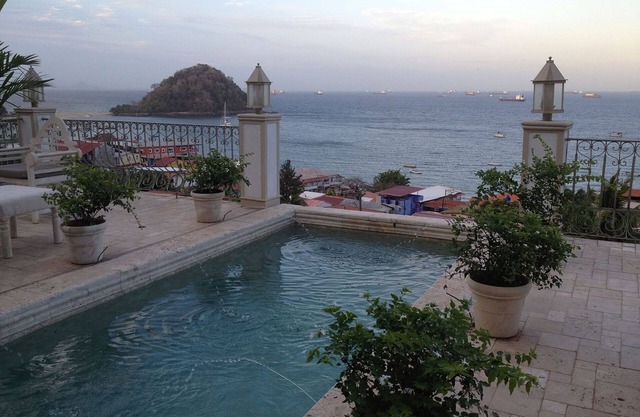 Pan043 - Beautiful villa with ocean views on Taboga Island