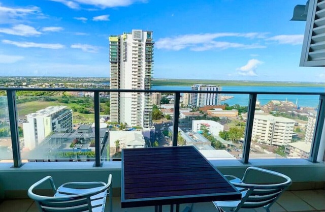 Pandanas Apt 8 (18th fl, Sunrise & Harbour Views)