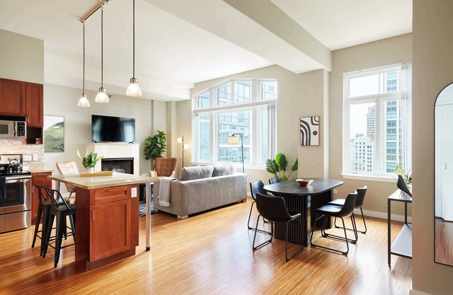 Panoramic 2BR Penthouse in the Sky | Roof Deck