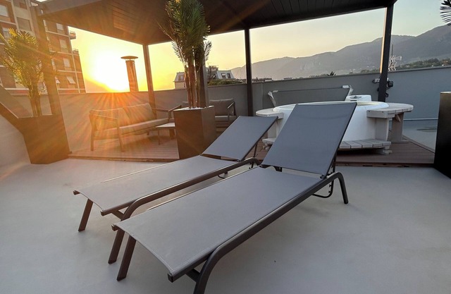 PANORAMIC penthouse SUITE