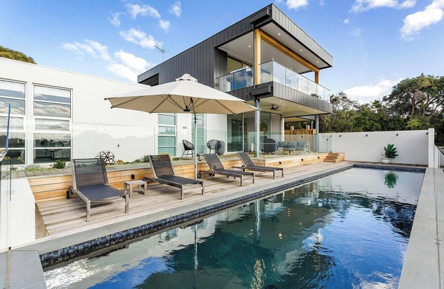 Panoramic Retreat on Cheviot