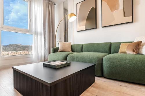 Panoramic skyrise on the 20th floor by REMS