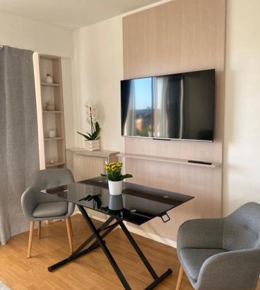 Panoramic View Studio - 15 min from Paris