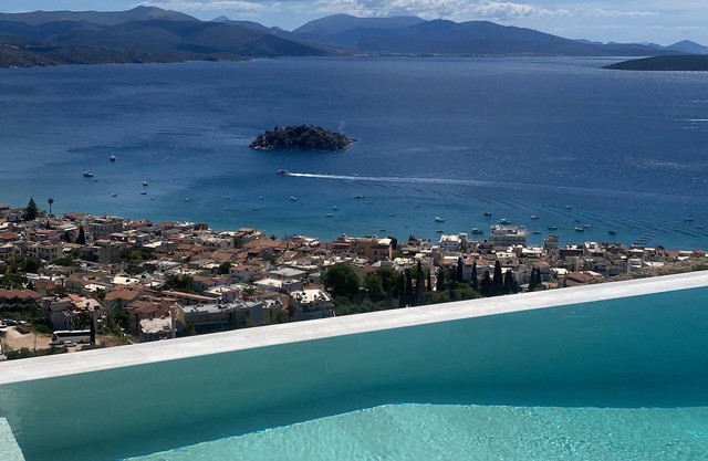 Panoramic Villa Tolo