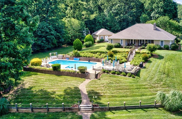 Paradise Cove on Lake Norman, 5.5 acres