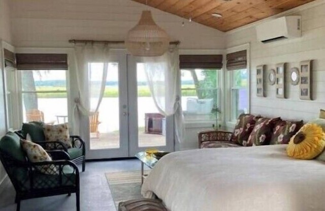 Paradise on the water.