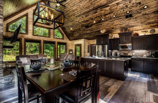 Paradise Pines - Relax & unwind.