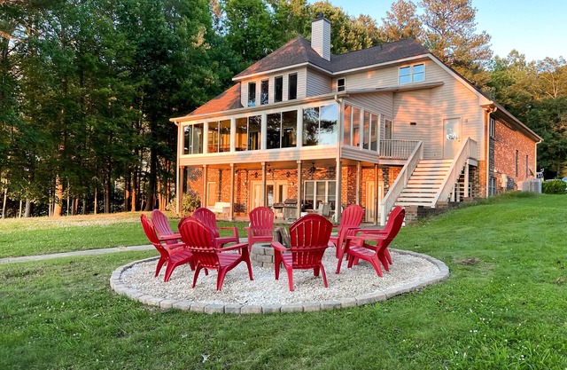 💥PARADISE POINTE: 3 Floors, 7 BDR, 14 Beds, 19 Guests, PET FRIENDLY 🥇