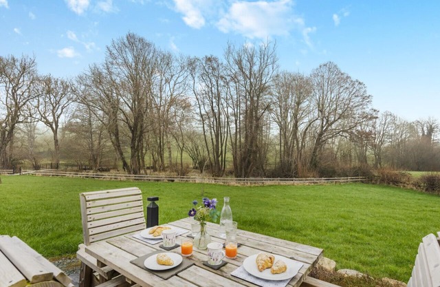 Paradwys - One Bedroom House, Sleeps 2