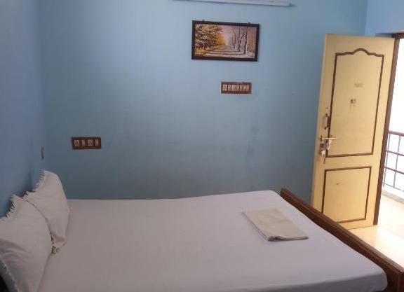 Parisha Residency- Temple Side Hotel