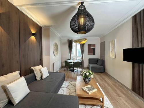 Parisian Family flat