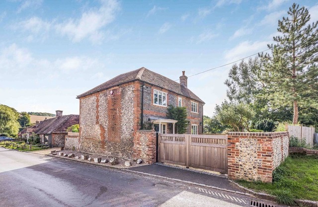 Pass the Keys | Beautiful Cottage In South Downs
