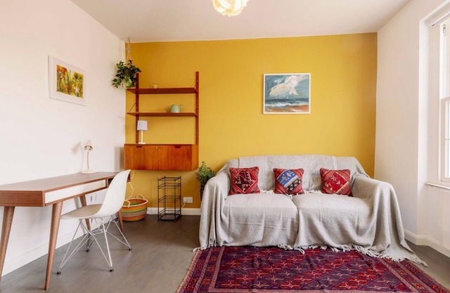 Pass the Keys | Beautiful Georgian flat near Oval