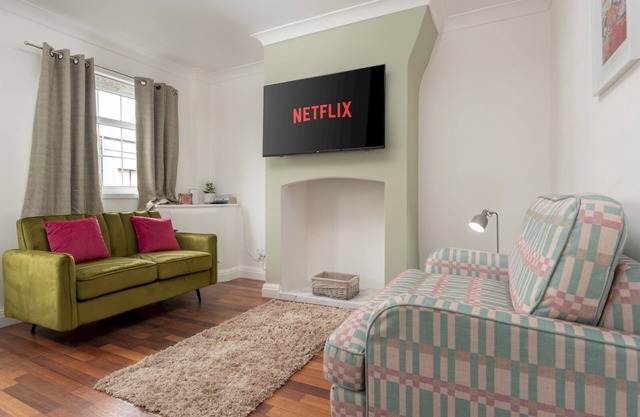 Pass the Keys | Cosy Liverpool Home. WiFi Parking Nr Alder Hey
