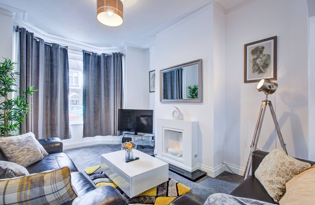 Pass the Keys | Beautiful House in SouthChurch