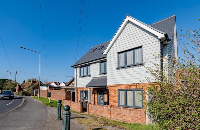 Pass the Keys Hawkwell Retreat 5 Bedroom home Hockley