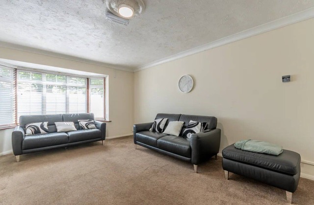 Pass the Keys | Large house in Benfleet