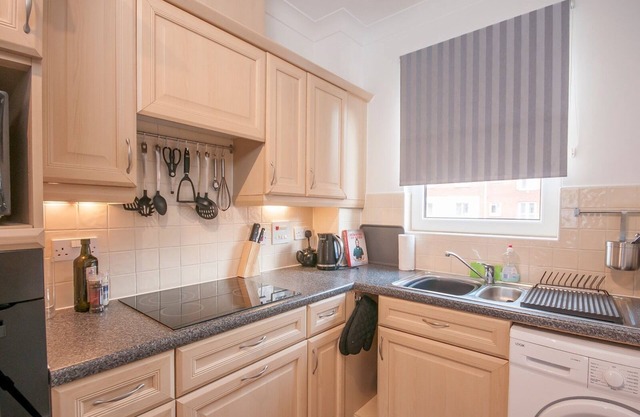 Pass the Keys | Modern 2 Bedroom apartment next to Bay with Parking