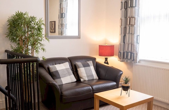 Pass the Keys | New! 1 bed apartment with parking - HOOLE!