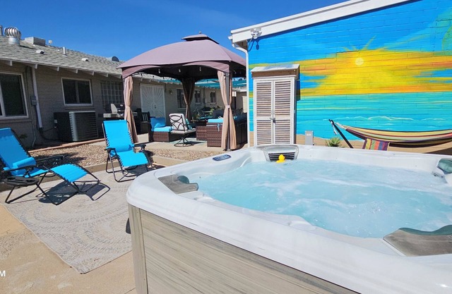 Patio Paradise 3-Bedroom Home Hot Tub too! 5 minutes from Fort Huachuca