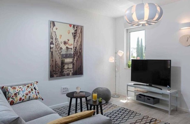 Paulina 2BR apartment with balcony and sea viiew