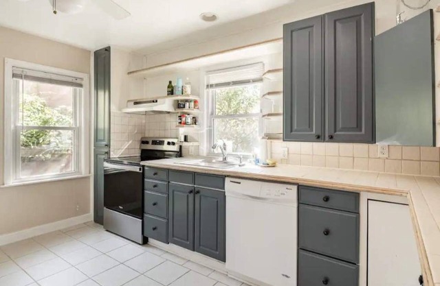 Peaceful 3BR home; 5 min walk to downtown Milford!
