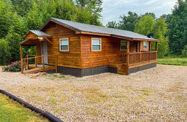 Peaceful cabin <1 mile from Daisy State Park + Private Access to Bear Creek Trail