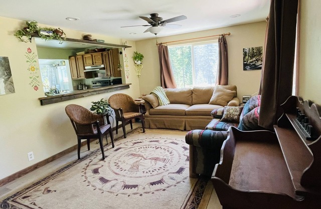 Peaceful Cabin Escape in Bonners Ferry