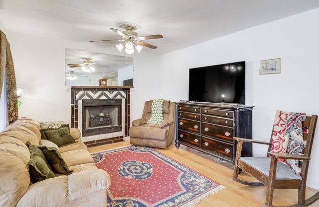 Peaceful Home w/Yard: 13 Mi to Downtown Houston!