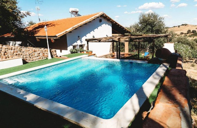 Peaceful villa in Monesterio with private pool