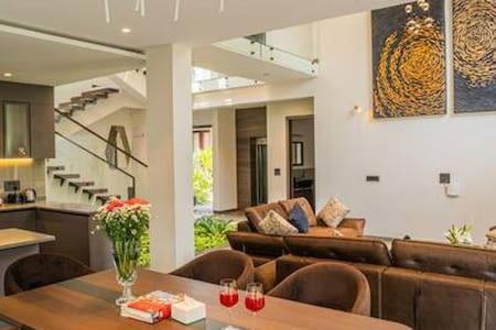 Peacock View 4 BHK Pvt Pool & Jacuzzi at Saligao