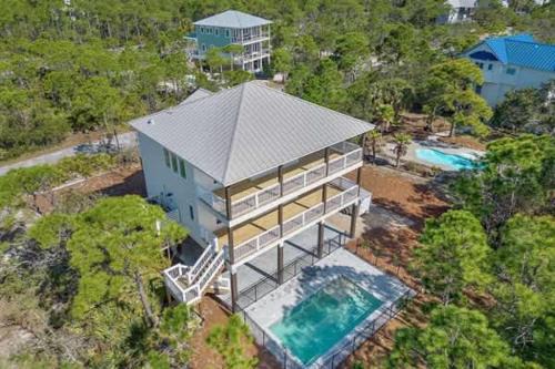 Pelican Point- New construction- Sleeps 11- Pool