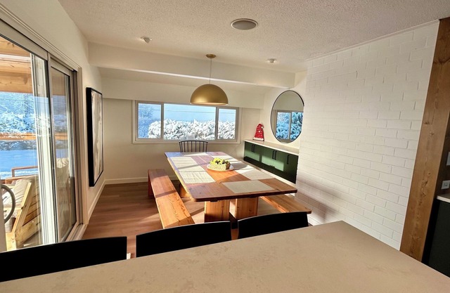 Pemberton home with hot tub & sauna – 30 minutes from Whistler Village