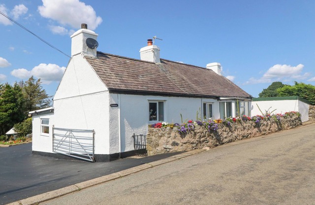 PEN BONC, pet friendly, with a garden in Llanddaniel Near Gaerwen