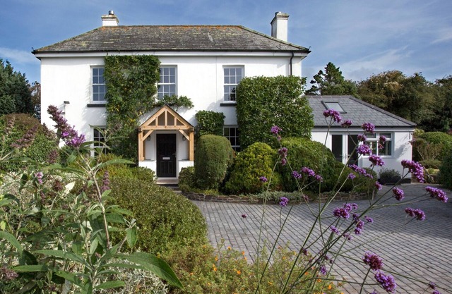 PENLAUREL, pet friendly, luxury holiday cottage in Launceston