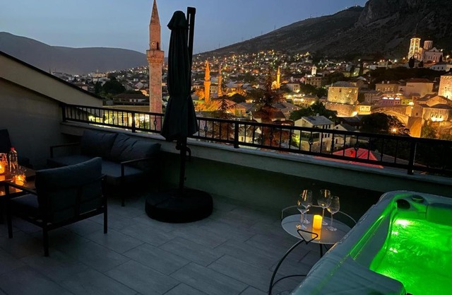 Penthouse with Old bridge view and jacuzzi