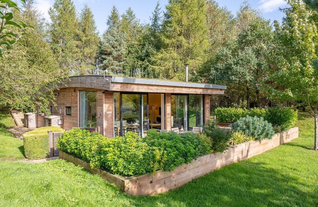 Percy - a lodge that sleeps 6 guests in 3 bedrooms