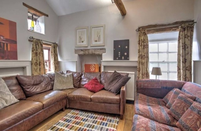 Perfect for all Large Groups in 7 all Ensuite Bedrooms . Pet Friendly