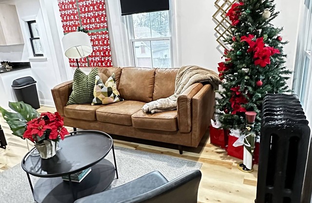 Perfect location that provides Comfort, Cozy, plus security during your stay.