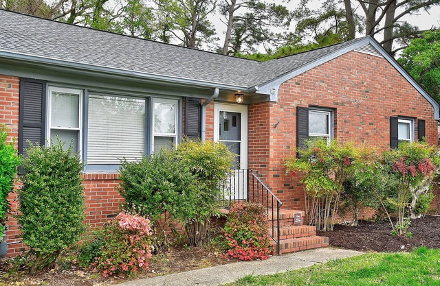 Perfect location - Close to the Ocean and Bay in Virginia Beach