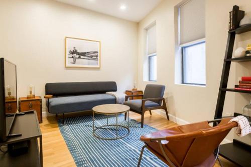 Perfect North End Apt 2BR 2BA Laundry
