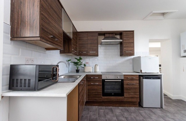 Perfectly Placed: Cozy Flat in the City's Heart