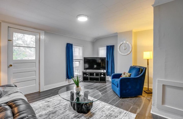 Pet-Friendly Auburn Apartment with Balcony!