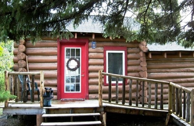 Pet -friendly Cabin on Lake Superior at Sunset Cove Resort