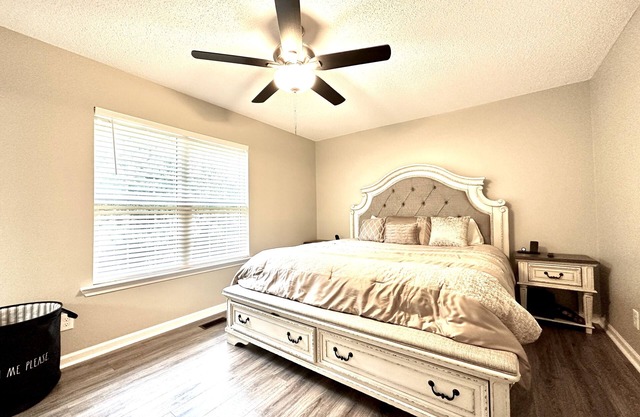 Pet Friendly Home 2 minutes from Lake Norman State Park 3BR/2BA