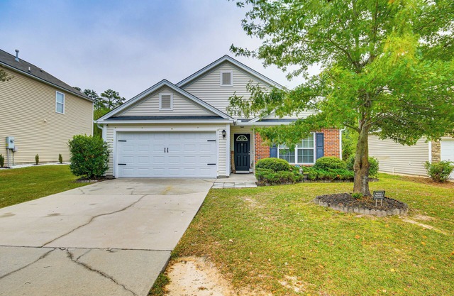 Pet-Friendly Home w/Yard & Fireplace in Lexington